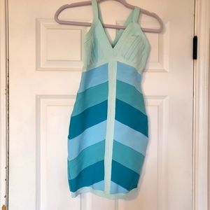 🥀🥀👋 Last Call Sale! Bodycon ombre blue dress by 2B Bebe